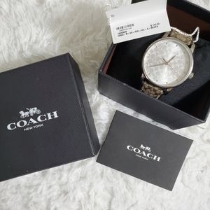 NWT COACH Women's Watch signature "C" Design.